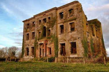 Tyrone House, Kilcolgan, County Galway, İrlanda kalıntıları
