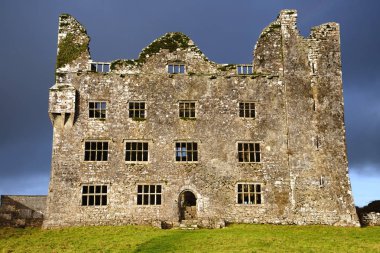 Leamaneh Kalesi, Kilnaboy, Burren, Clare, İrlanda kalıntıları