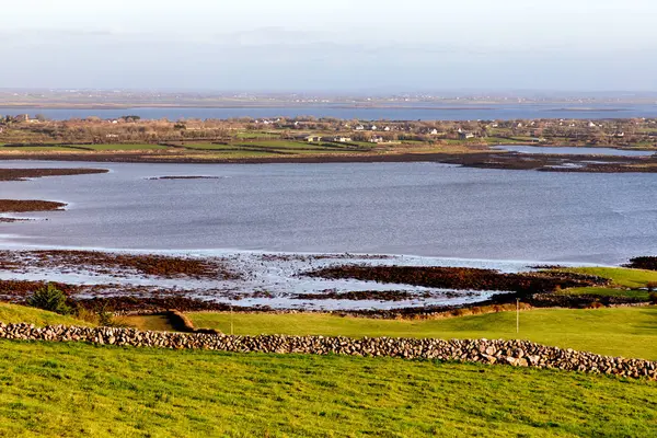 Granjas Burren Con Bahía Galway Fondo Burren Galway Irlanda —  Fotos de Stock