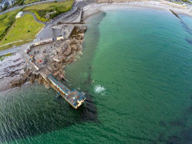 Salthill Dalış kulesi ile Blackrock plaj havadan görünümü