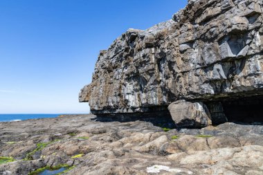 Inishmore 'da kayalıklar ve okyanus