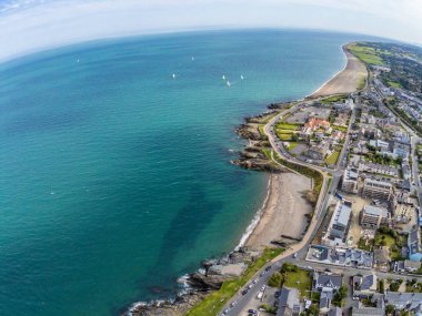 Greystones plajının havadan görünümü