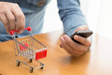 Cep telefonu uygulaması üzerinde alışveriş