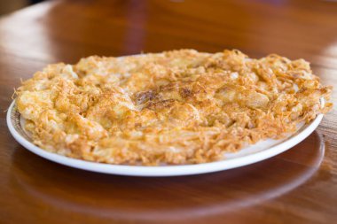 Tay tarzında domuz omlet