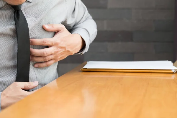 Malattie Cardiache Durante Lavoro Ufficio — Foto Stock