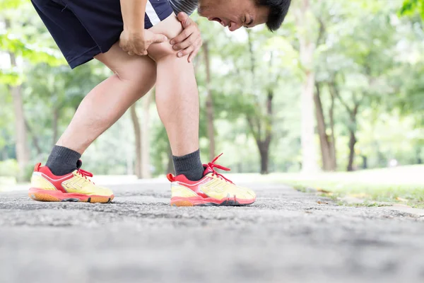 Dor Joelho Devido Corrida Lesão Sofrida Durante Exercício — Fotografia de Stock