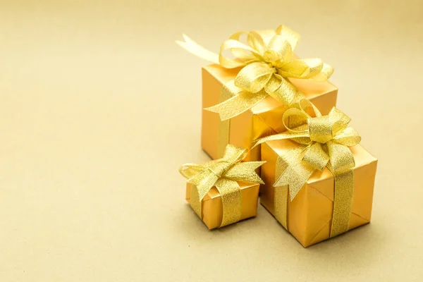 Золотая Подарочная Коробка Рождество Новый Год — стоковое фото