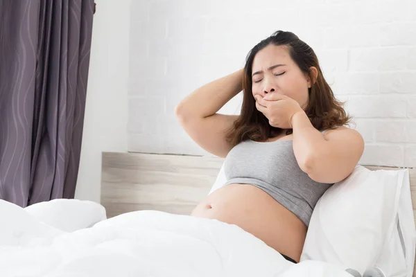 Dormir Suficiente Para Las Mujeres Embarazadas —  Fotos de Stock