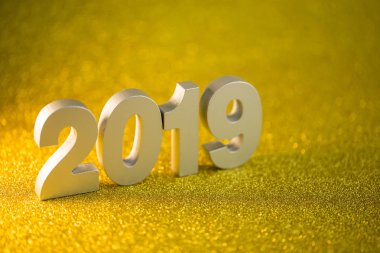 Mutlu yeni yıl 2019 altın bokeh arka plan üzerinde