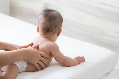 Bebek Masaj rahatlatıcı ve eğlenceli olabilir