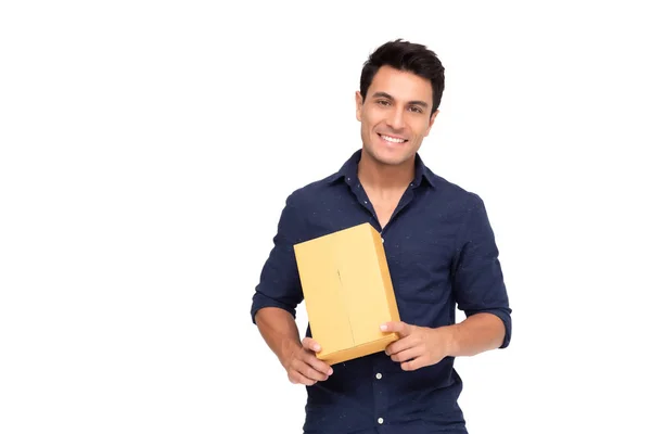 Happy man Holding Package paket Box, leverans kurir och fraktservice koncept — Stockfoto