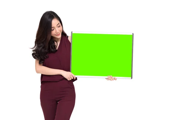 亚洲妇女拿着一个绿屏消息纸板 — 图库照片