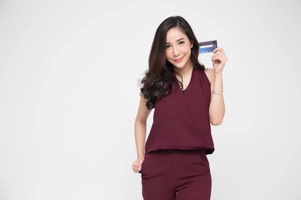 Happy Asian woman holding credit card or cash advances, Pay instead of money and specially curated benefits for lady card — Stock Photo, Image