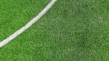 Futbol sahası Suni çim ile