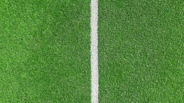 Yeşil çim futbol sahası, futbol satırında.