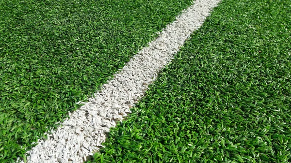 Белая Линия Зеленой Траве Спортивной Площадки Спортивной Концепции — стоковое фото