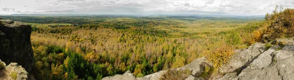 Őszi Színes Táj Erdőkkel Dombokkal Nappal Égbolttal Stock Kép
