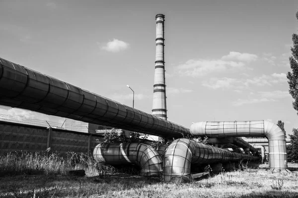 Planta Térmica Tubos Industriales Chimenea Blanco Negro —  Fotos de Stock