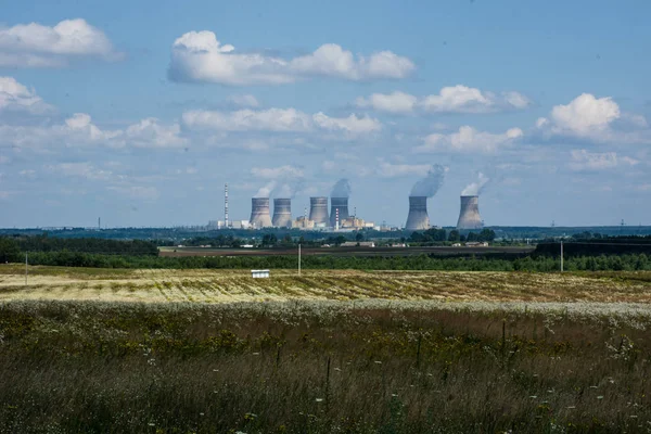 Nükleer santral yaz, Ukrayna ile kırsal manzara