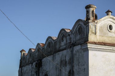 Shargorod Sinagogu (Ukrayna), cephe üst kısmı