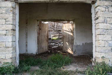 Yıkık Bina kolektif çiftliği Ukrayna/2018