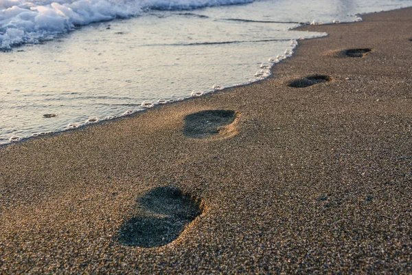 Ślady Kamienistej Plaży — Zdjęcie stockowe