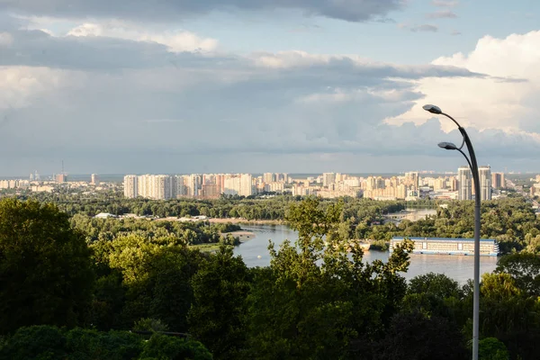 Kiev Ucrania Julio 2019 Vista Orilla Izquierda Ciudad Con Farola — Foto de Stock
