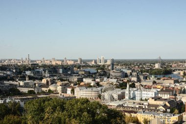 Kiev Mimarlık - Tarihi Downtown ve Yeni Gökdelenler görünümü uzakta