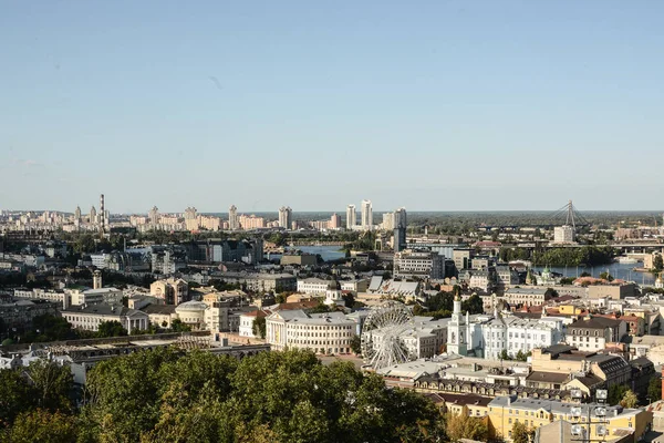Kiev Arkitektur Över Historiska Centrum Och Nya Skyskrapor Away — Stockfoto