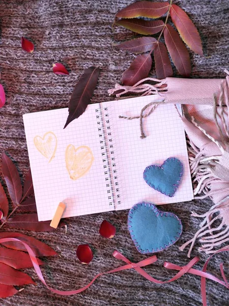 Seasonal Decorative Composition Leaves Hearts Felt Empty Notebook Greeting Paper — Stock Photo, Image