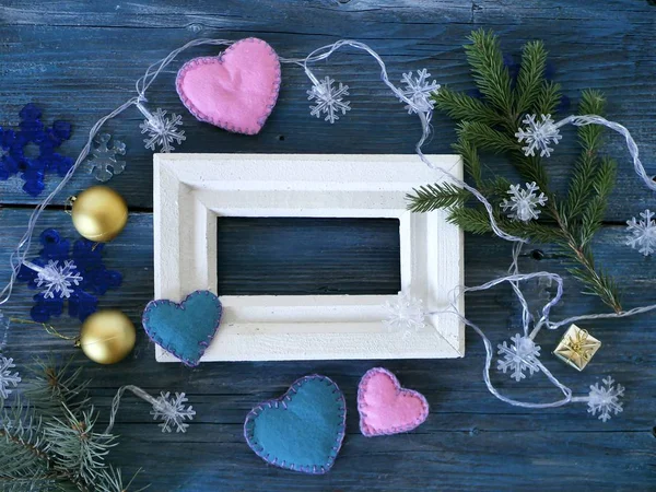 Witte Houten Frame Versierd Met Spar Takken Kerstboom Verlichting Met — Stockfoto