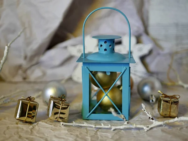 Seasonal Decorative Composition Blue Metal Lamp Golden Balls Golden Gifts — Stock Photo, Image