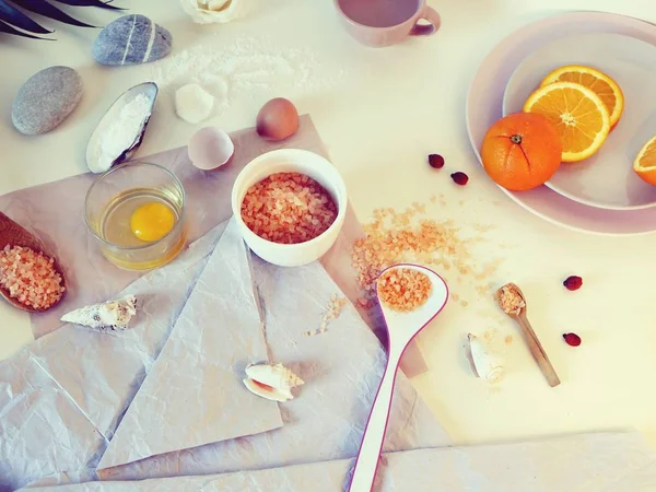 Sea Salt Sliced Orange Egg Sea Stones Shells Bright Table — Stock Photo, Image