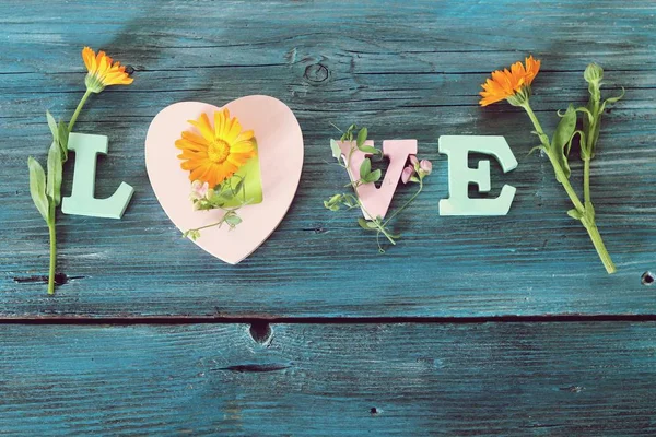 Love Word Wooden Letters Flowers Table Top View Congratulation Concept — Stock Photo, Image