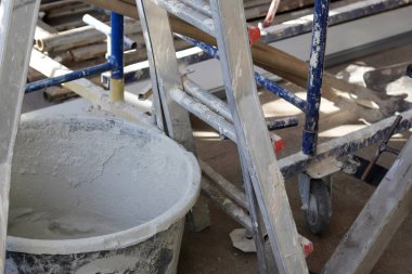 İnşaat, atölye, sanayi, metal ve ahşap dokusu için araç ve gereçler