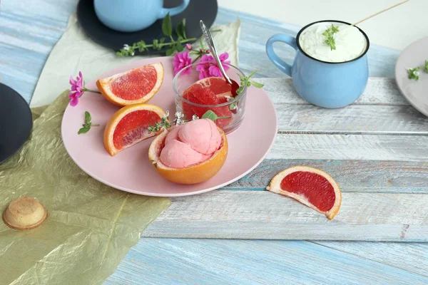 Natural Ice Cream Grapefruit Basil Wooden Table Tasty Healthy Dessert — Stock Photo, Image