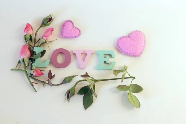 Multi Colored Letters Word Love Decorated Rosebuds Petals Hearts Romantic — Stock Photo, Image