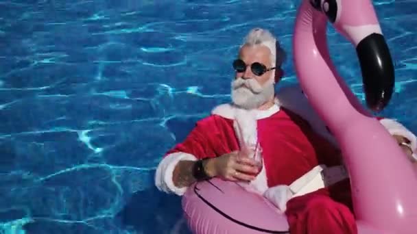 Santa úszó medence felfújható gyűrű — Stock videók