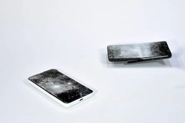 Mobiele Telefoon Met Het Scherm Gebroken Door Een Hamer — Stockfoto