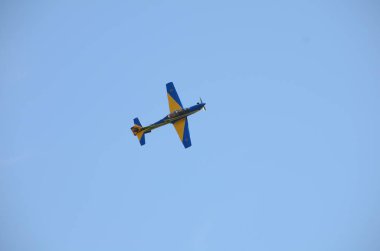 Pirassununga, Brezilya - 28 Ağustos 2015 - A-29 Super Tucano uçuş Brezilyalı duman filosu.