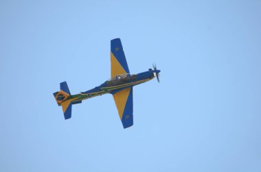 Pirassununga, Brezilya - 28 Ağustos 2015 - A-29 Super Tucano uçuş Brezilyalı duman filosu.