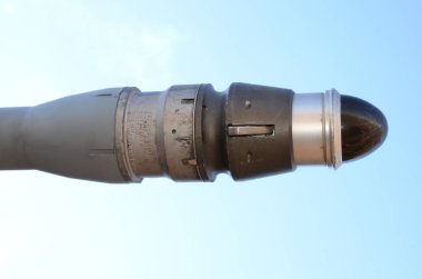 Askeri jet yakıt ikmali sondası. Havacılık uçuşile yakıt ikmali.