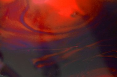 boşanmalar ile karanlık yoğun sıvı