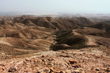 Manhattan Köprüsü. New York 'taki Manhattan Köprüsü' nde yaya bölgesi. ABD