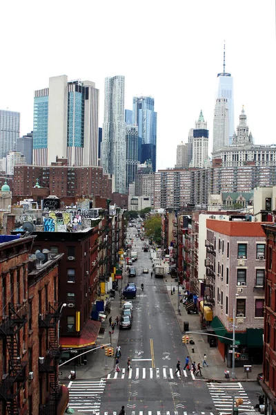 New York, New York, Usa, 2 Ekim 2016. - Manhattan. Broadway mi? Gündüz vakti Manhattan 'da New York caddesi.