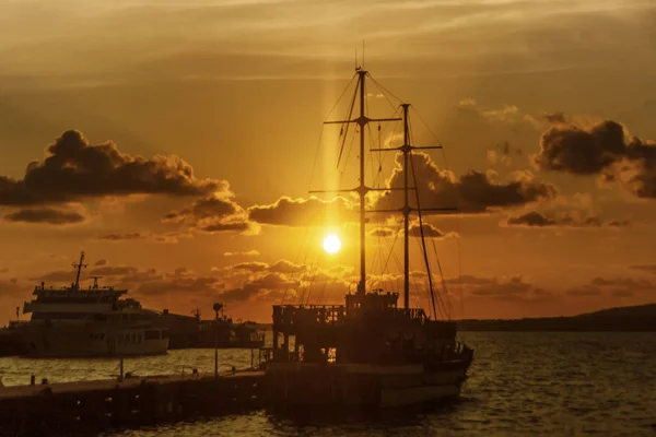 Segelfartyg Hamnen Vid Solnedgången — Stockfoto