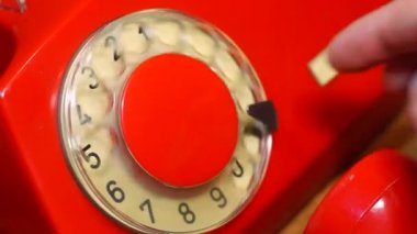 Eski telefon bir telefon numarasını çevirme