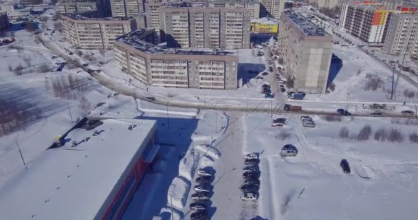 Stadtgebäude Und Auto Wintertag Aus Der Luft Unterwegs — Stockvideo