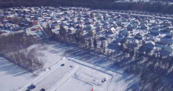 冬季低层房屋城区鸟图 — 图库视频影像