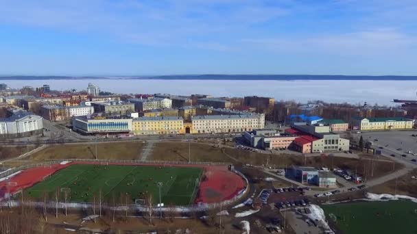 Fußballstadion Und Altstadtpanorama Aus Der Luft — Stockvideo